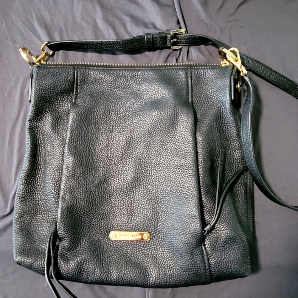 Micheal kors leather purse